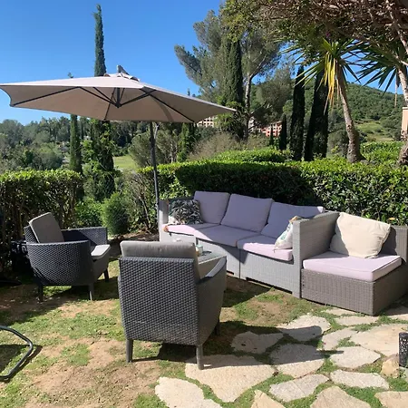Appartement classé Premium - Le Jardin Clos Vue Mer -Parking Couvert - PISCINE Chauffée du 05-04 au 01 -11- Parc résidentiel avec espaces de Loisirs parcours de Santé, randonnées , Jeux extérieur Appartamento Saint-Raphaël