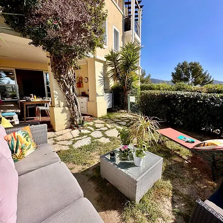 Appartement classé Premium - Le Jardin Clos Vue Mer -Parking Couvert - PISCINE Chauffée du 05-04 au 01 -11- Parc résidentiel avec espaces de Loisirs parcours de Santé, randonnées , Jeux extérieur Appartamento *
